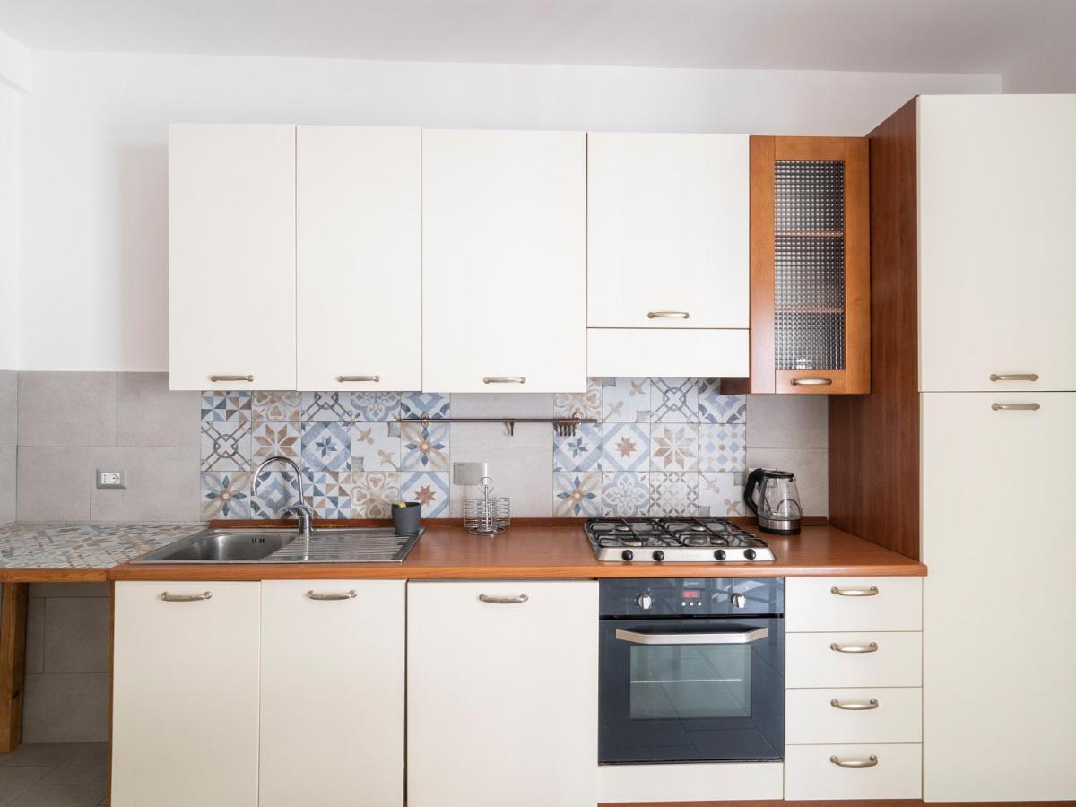אנגוילרה סבציה Luminoso Appartamento Sul Lago - Lake Court מראה חיצוני תמונה